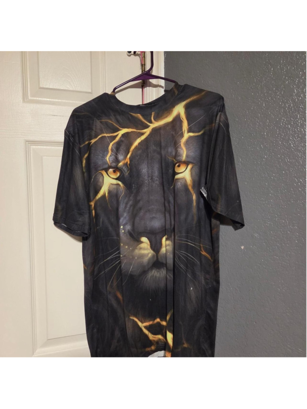 Black Graphic Tee with Lion and Lightning Bolt Design - Picture 2 of 2